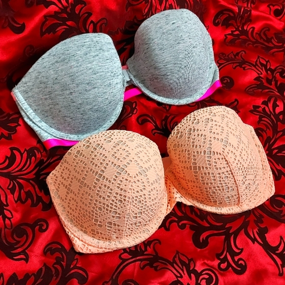 3/$20 2 VS BIKINI TOPS  K15 - Picture 1 of 9